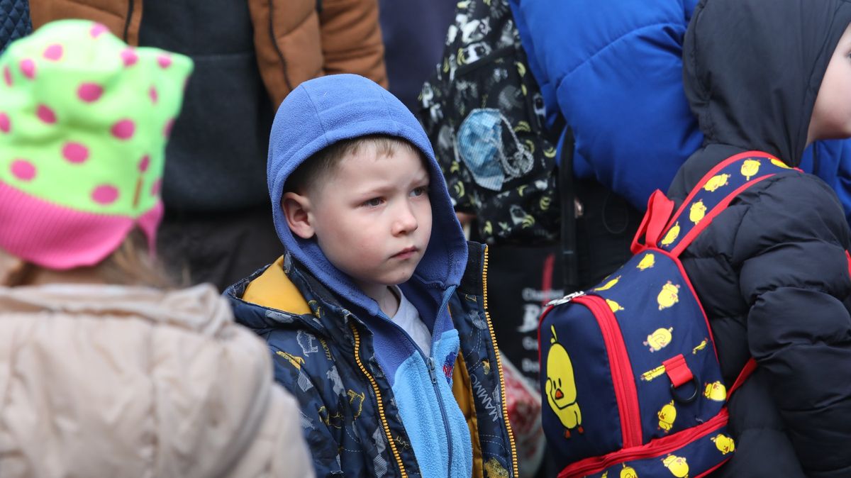 Rusko chce nelegálně adoptovat malé Ukrajince, tvrdí Kyjev